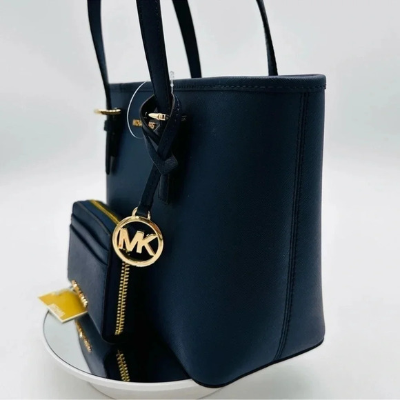 Michael Kors Jet Set Travel Extra-Small Top Zip
Tote Bag & ZA Card Case Wallet - Picture 3 of 10